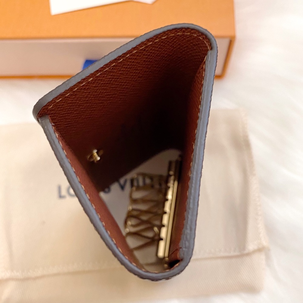 ❌SOLD❌NWT Louis Vuitton Key 6 Holder, M62630 - Picture 10 of 15